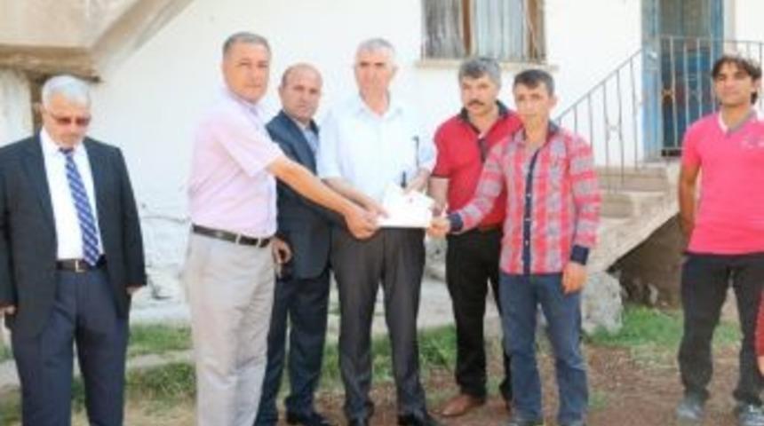 Yangında 3 &Ccedil;ocuğunu Kaybeden Aileye Yeni Ev Verildi