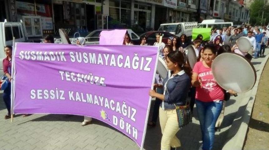 Hakkarili Kadınlar Taciz, Tecav&uuml;z Ve Şiddete Karşı Y&uuml;r&uuml;d&uuml;