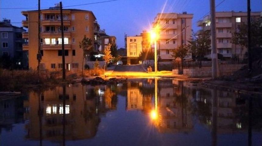 Milas&rsquo;ta Sokağa Boşalan Fosseptik Suyu Tedirgin Etti