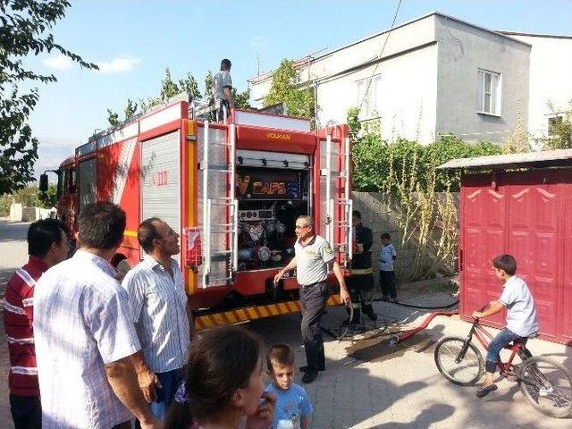 Odunluk Yangını Korkuttu