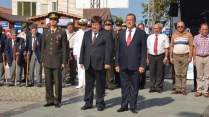 Dikili&rsquo;de İstiklalin Ve H&uuml;rriyetin Coşkusu Yaşandı