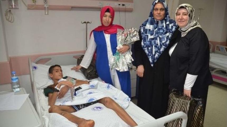 Yaralı Filistinlilerin Tedavileri S&uuml;r&uuml;yor