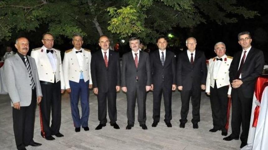 Konya Valisi Erol&rsquo;dan Zafer Bayramı Kokteyli