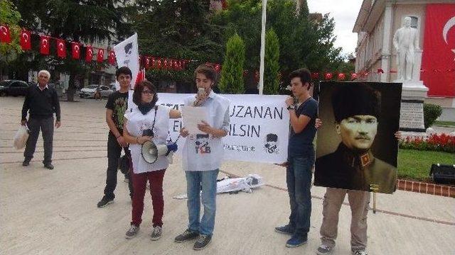 Tekirdağ’da Tlb Üyeleri Atatürk Büstüne Yapılan Saldırıları Protesto Etti