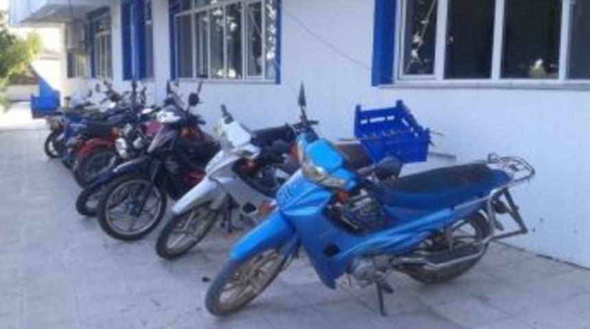 Plakasız Motosikletler Toplanıyor