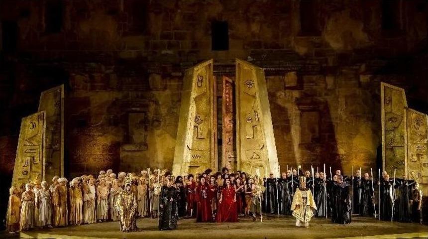 Antik Tiyatroda &ldquo;aıda&rdquo; R&uuml;zgarı Esti