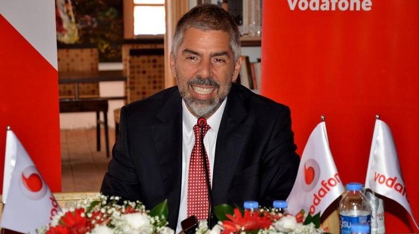 T&uuml;rkiye Vodafone Vakfı Başkanı S&uuml;el: