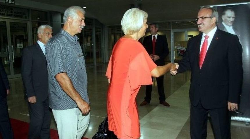 Bursa&rsquo;da Zafer Bayramı Resepsiyonunda B&uuml;y&uuml;k Coşku