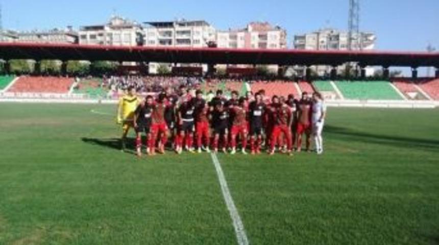 Diyarbakırspor-batman Petrolspor Ma&ccedil;ından Dostluk G&ouml;r&uuml;nt&uuml;leri