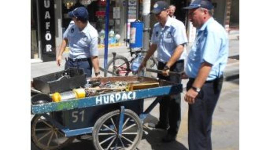 Zabıtadan G&ouml;r&uuml;nt&uuml; Kirliliğine Ge&ccedil;it Yok