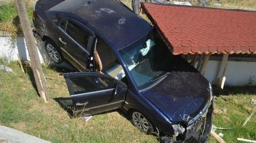 Otomobil &Ccedil;ay Bah&ccedil;esine U&ccedil;tu