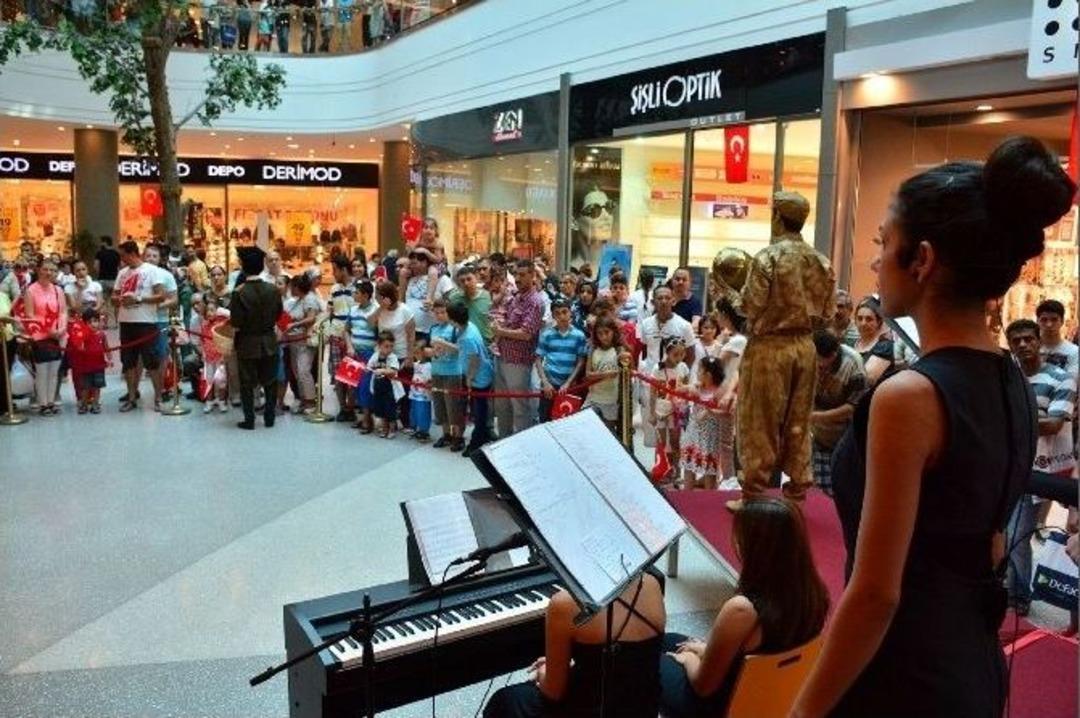 Optimum&rsquo;da Zafer Bayramı Coşkusu