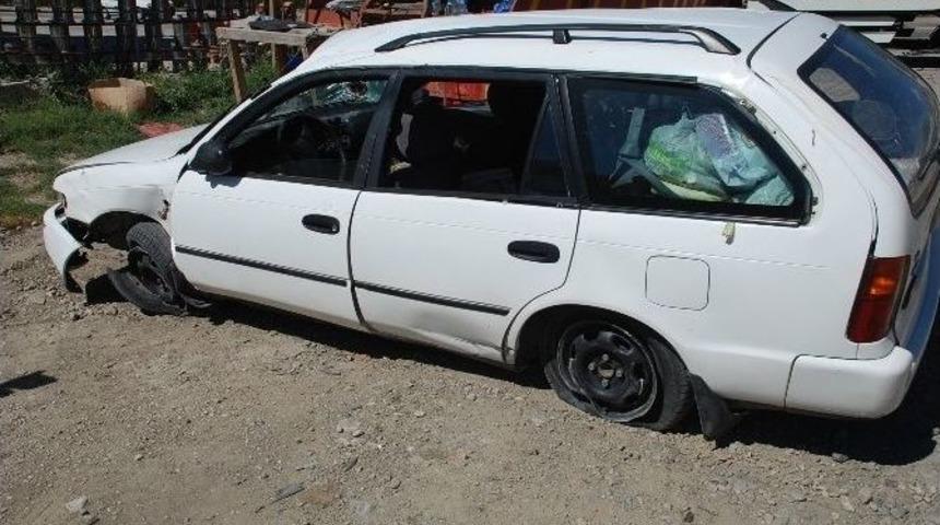 Kontrolden Çıkan Otomobil Takla Attı: 5 Yaralı