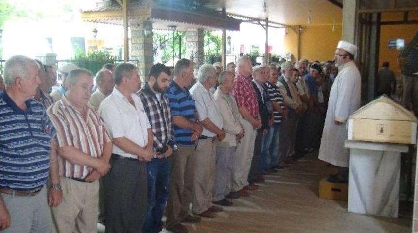 Miras Davasında &Ouml;ld&uuml;r&uuml;len Kadın Toprağa Verildi