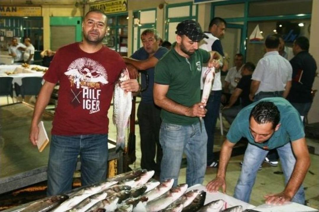 İzmir&rsquo;de Balık Sezonu A&ccedil;ıldı