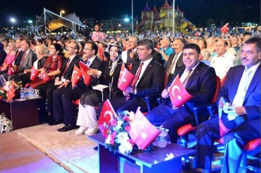 Uşak&rsquo;ta Kurtuluş Etkinlikleri &ldquo;akşam Sefası&rdquo; İle Devam Etti