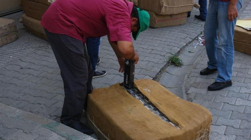 Ceyhan'da 35 Bin Paket Ka&ccedil;ak Sigara Ele Ge&ccedil;irildi