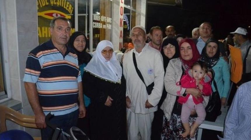 Hacı Adayları Dualarla Uğurlandı