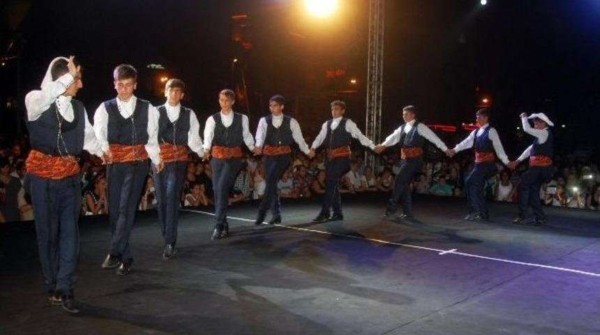 Onbir Ayrı Y&ouml;re Cumhuriyet Meydanı&rsquo;nda