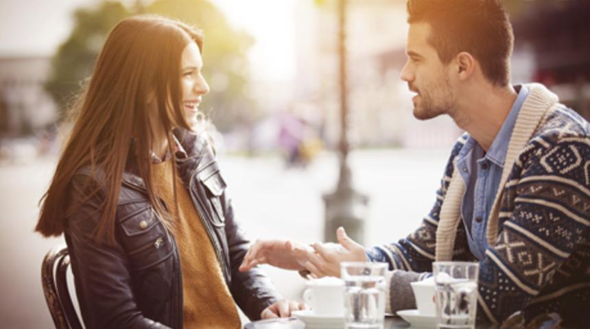 En iyi arkadaşınızın size aşık olduğunu nasıl anlarsınız?