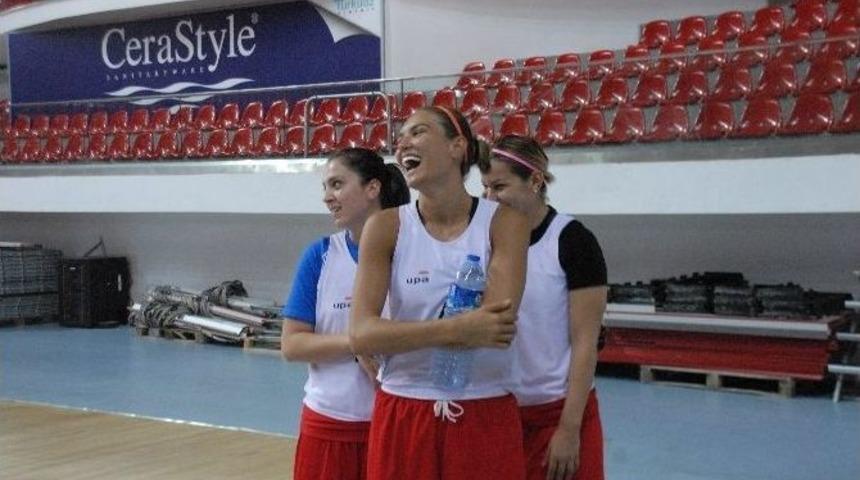 Ag&uuml;spor Gen&ccedil; Oyuncuları İle G&ouml;r&uuml;c&uuml;ye &Ccedil;ıkacak