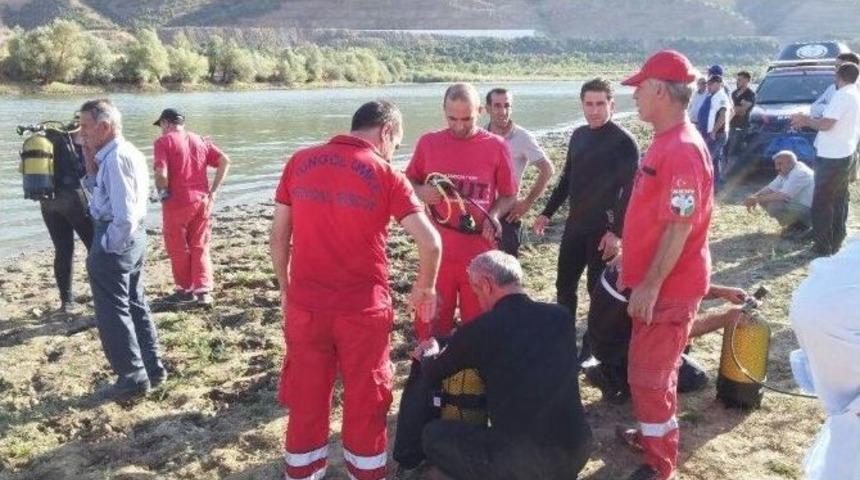 13 Yaşındaki &Ccedil;ocuk Murat Nehri&rsquo;nde Kayboldu
