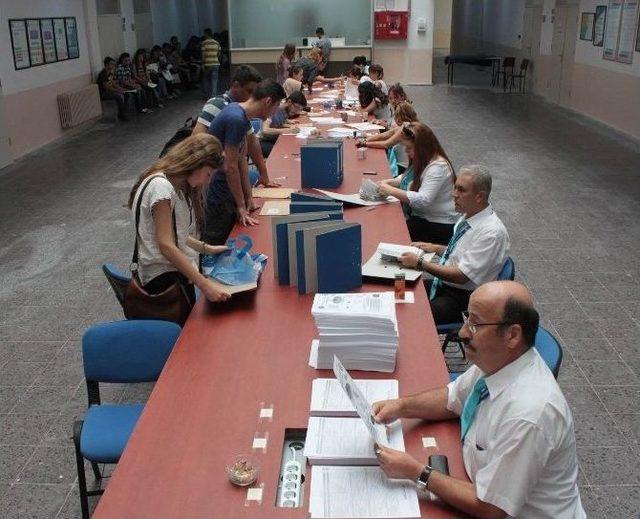 Uludağ Üniversitesi’nde 2014-2015 Akademik Yılı Kayıtları Başladı