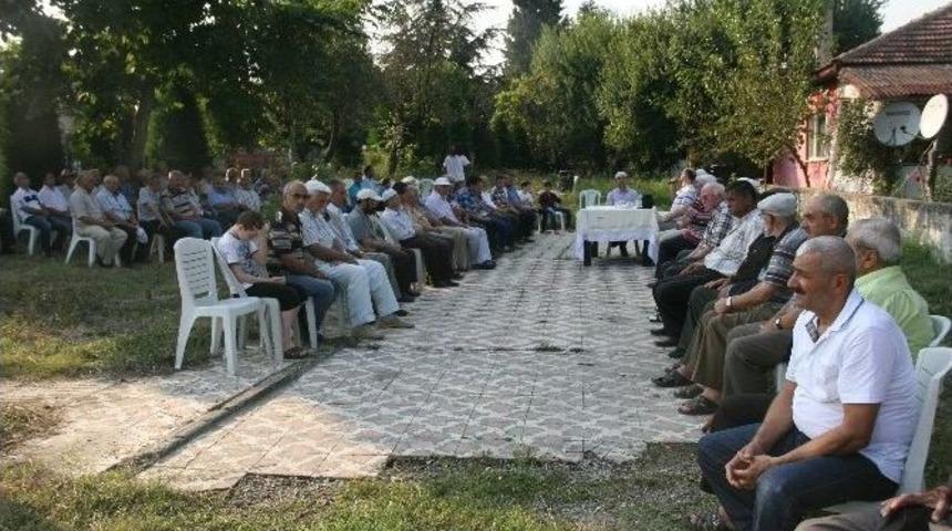 D&uuml;zce&rsquo;de 2 Mahalleden &Ouml;rnek 30 Ağustos Kutlaması