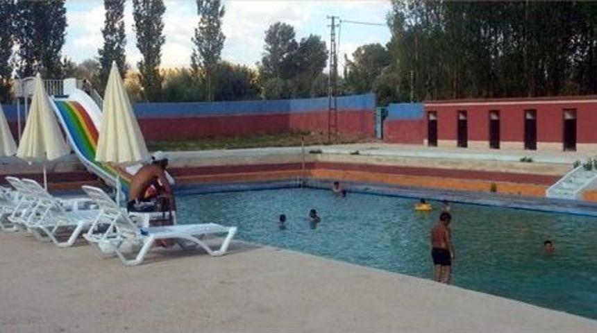 Uzunlu Beldesi Y&uuml;zme Havuzuna Kavuştu