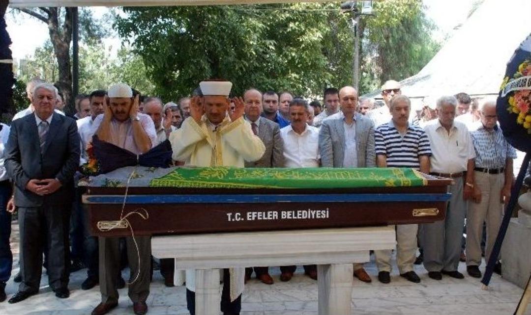 Ayesob Başkanı &Ccedil;etindoğan&rsquo;ın Annesi Son Yolculuğuna Uğurlandı