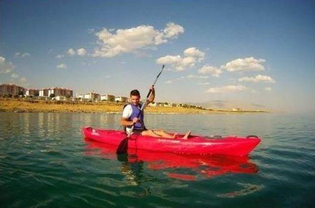 Erciş’e Su Sporları Merkezi Hizmete Girdi