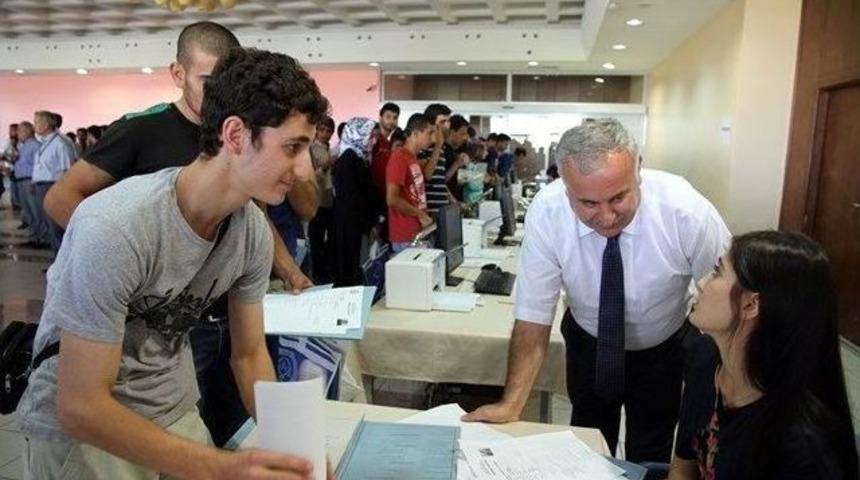 Harran &Uuml;niversitesi&rsquo;nde Kayıtlar Başladı