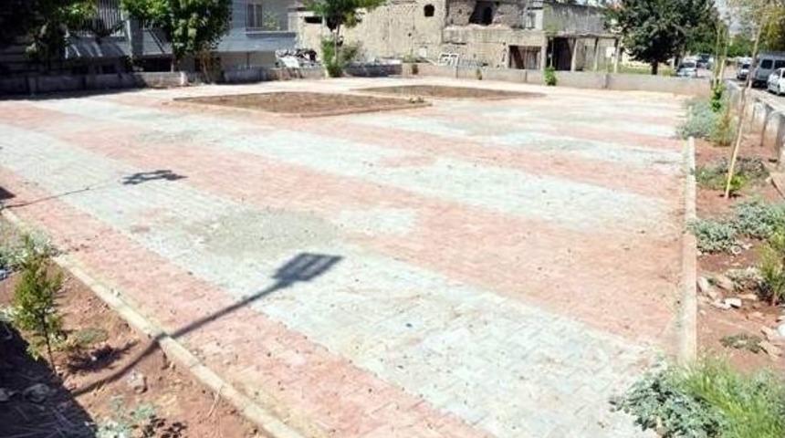 G&ouml;lbaşı İl&ccedil;esi 2 Yeni Parka Daha Kavuşuyor