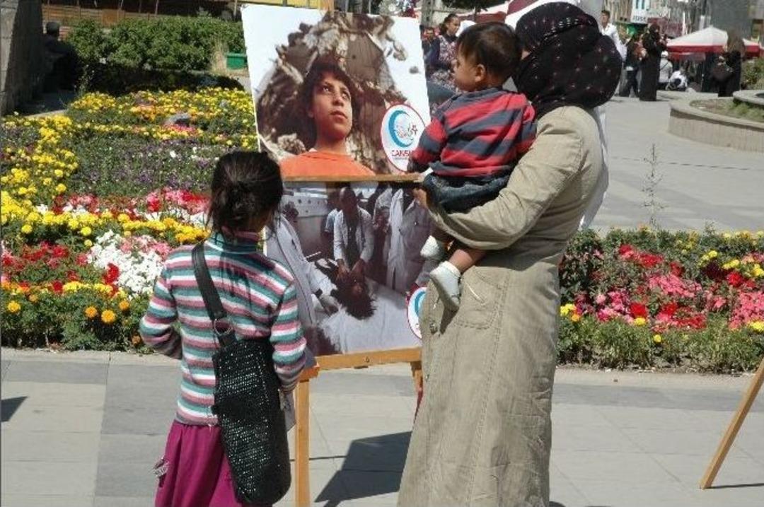 Erzurum&rsquo;da Gazze İ&ccedil;in Yardım Sergisi A&ccedil;ıldı