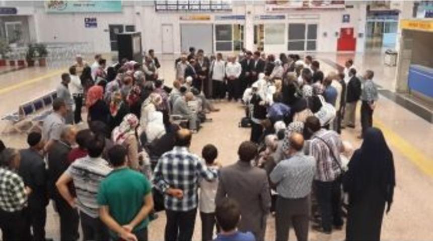 Bu Yılın İlk Hac Kafilesi Erzurum&rsquo;dan Dualarla Yolcu Edildi