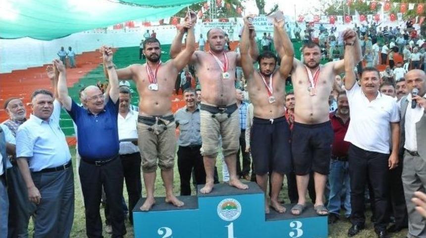 30 Ağustos Toroslar&rsquo;da Coşku İle Kutlandı