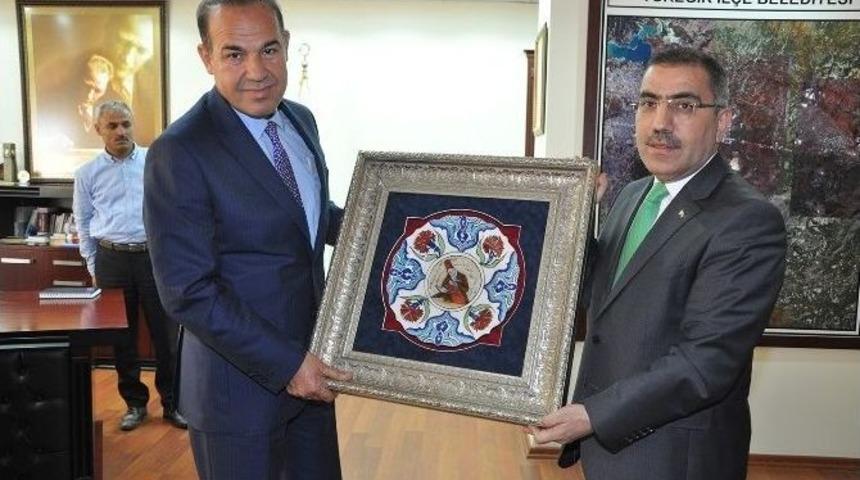 S&ouml;zl&uuml; &Ccedil;elikcan&rsquo;ı Ziyaret Etti