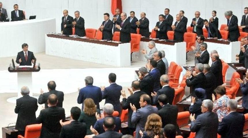 Başbakan Davutoğlu H&uuml;k&uuml;met Programını Genel Kurul&rsquo;da Okudu