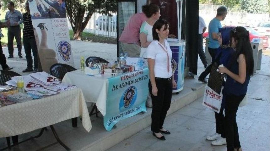 Öğrenciler, İlk Adımda Dost Eli Projesiyle Karşılanıyor