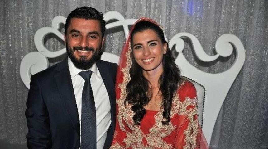 Belediye Başkanı Arslan Kızını Evlendiriyor