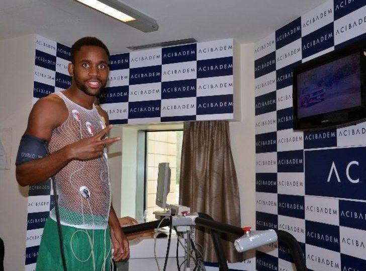 Bursaspor’un Yeni Transferi Cedric Bakambu İmzaladı