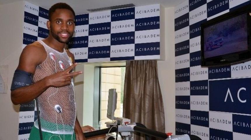 Bursaspor&rsquo;un Yeni Transferi Cedric Bakambu İmzaladı