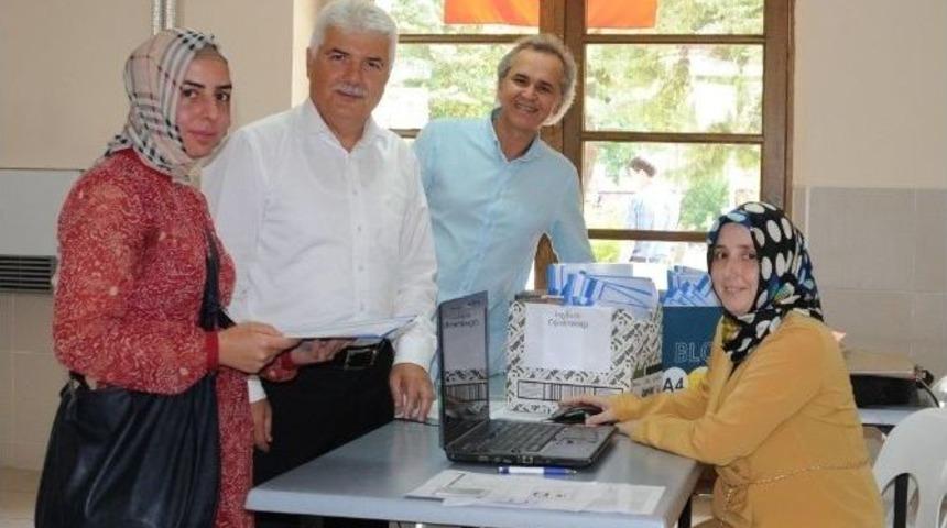 Rekt&ouml;r &Ouml;ğrencilerin Heyecanına Ortak Oldu