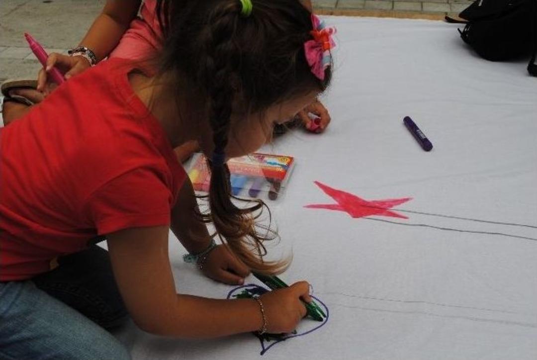 Kadık&ouml;y&rsquo;de "&ccedil;ocuğun G&ouml;rd&uuml;ğ&uuml; D&uuml;şt&uuml;r Barış" Etkinliği