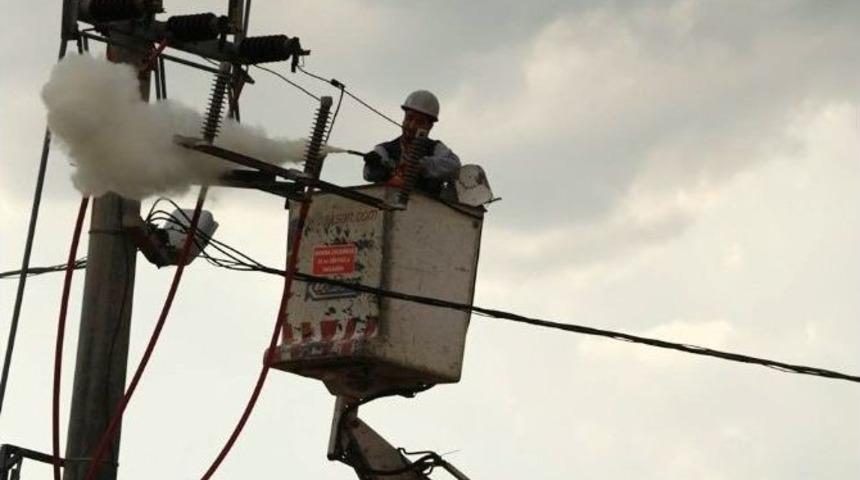 Trafoya D&uuml;şen Yıldırım Yangına Sebep Oldu