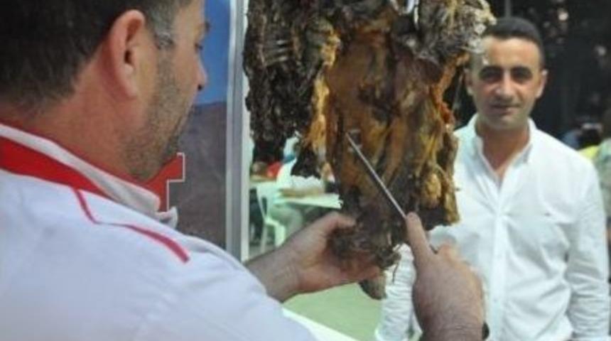 Bitlis&rsquo;in B&uuml;ryan Kebabını Tadan İzmirliler, Bir Daha Tadıyor