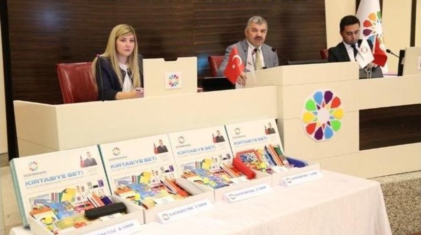 Başkan &Ccedil;elik&rsquo;ten Eğitime A&ccedil;ık &Ccedil;ek