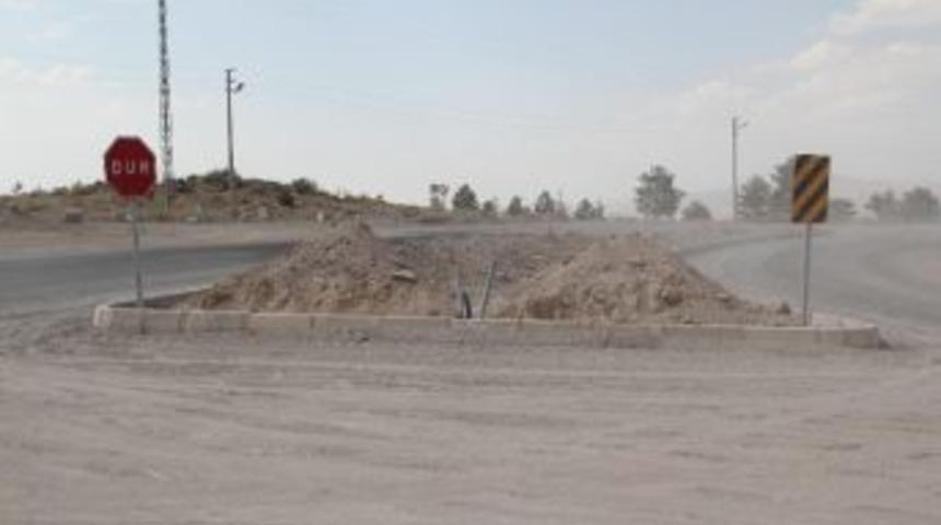 Sulusaray-devlet Hastanesi Bağlantı Yolunun Yapımı Sürüyor