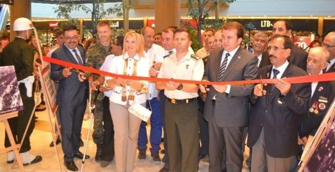 "b&uuml;y&uuml;k Taarruz Ve Atat&uuml;rk" Konulu Fotoğraf Sergisi