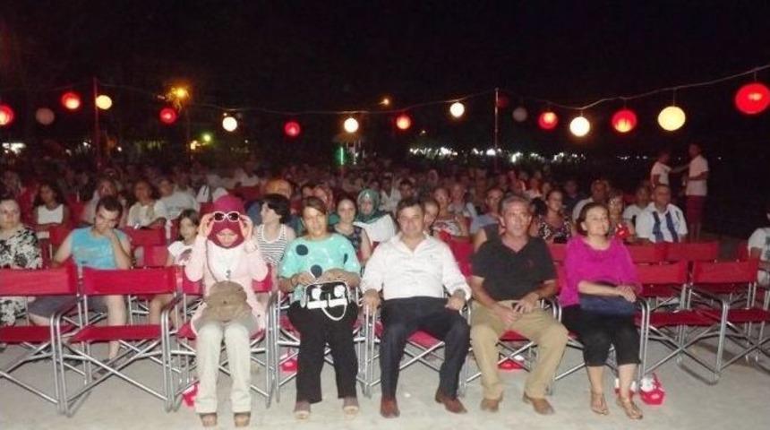 Anamur&rsquo;da Tatilcilere A&ccedil;ık Hava Sineması Keyfi Yaşatıldı